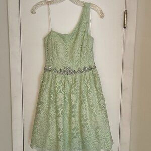 B. Darlin Juniors Spring Short Dress